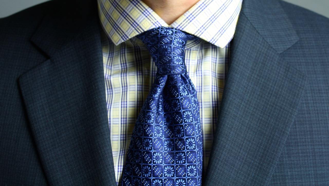 Deo Veritas necktie closeup
