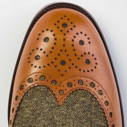 Brogued shoe