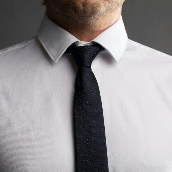 How to Tie a Simple Tie Knot