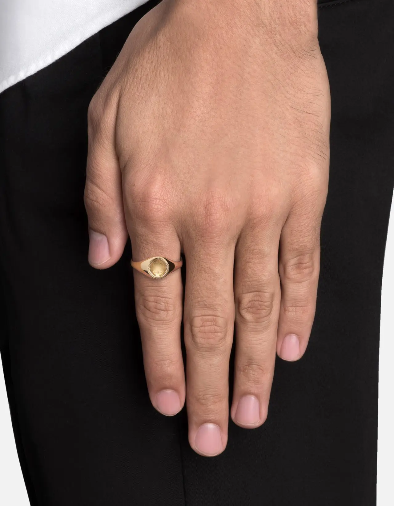 vorst behang Overblijvend A Guide to Rings for Men: What Rings Mean on Each Finger