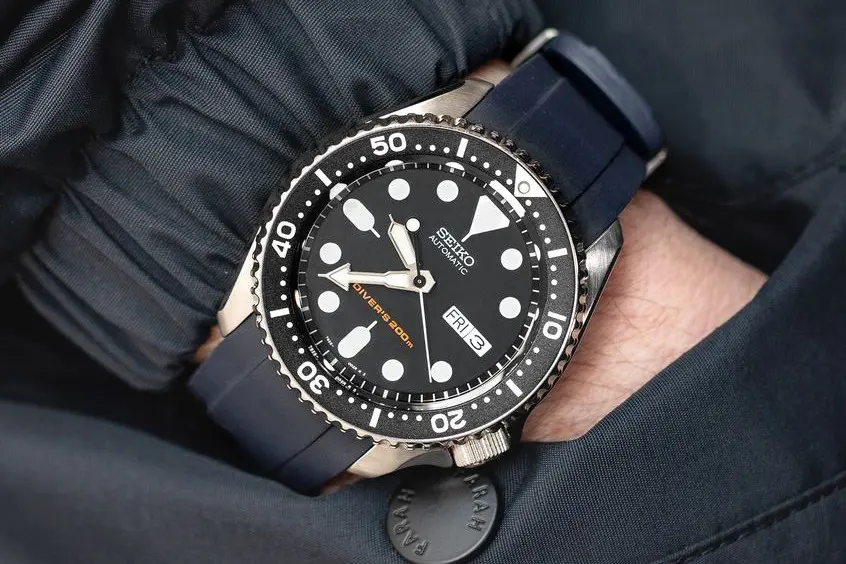 An SKX007 on a Crafter Blue rubber strap