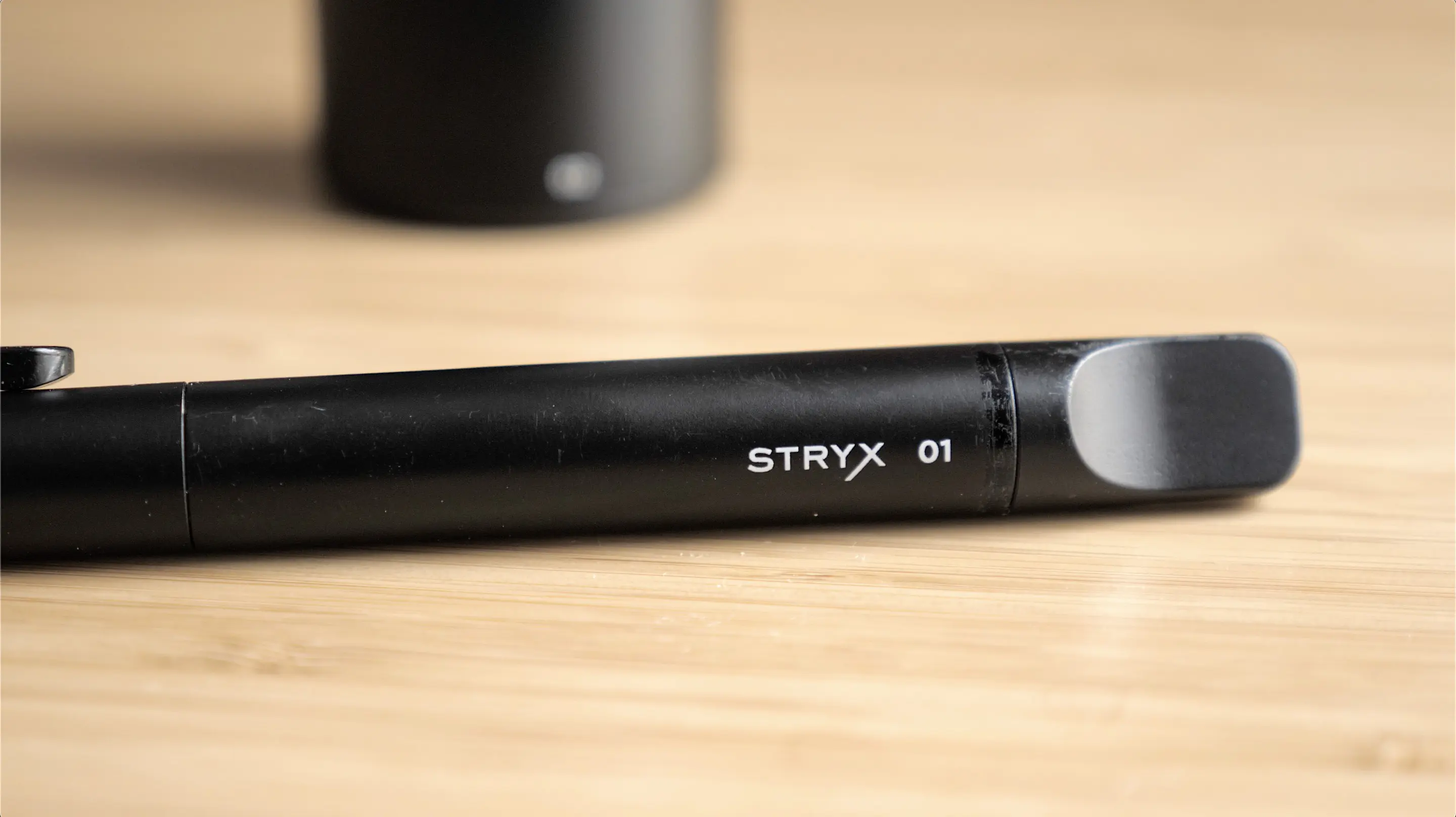 Stryx concealer tool