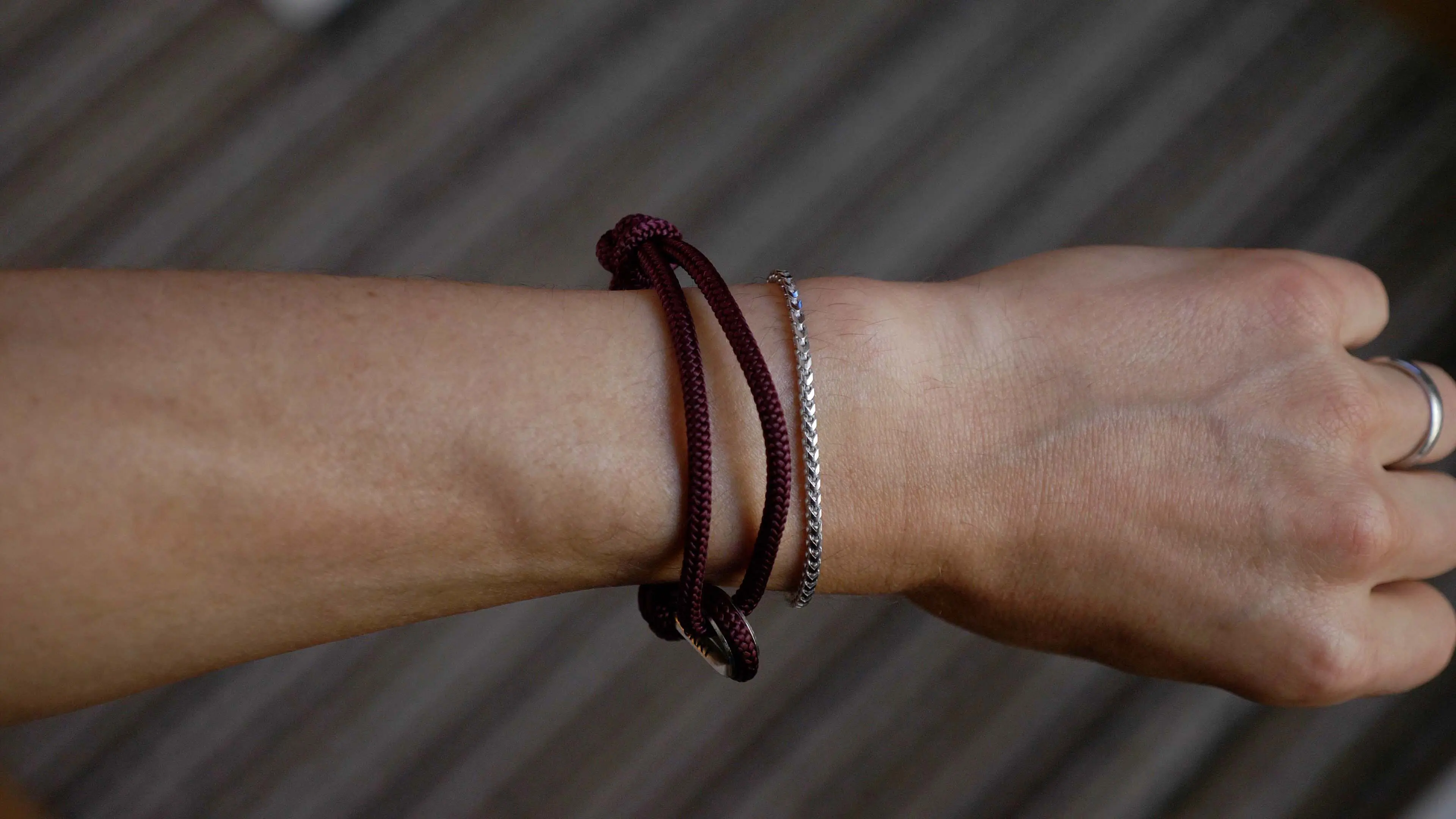 Natutical bracelet with metal chain