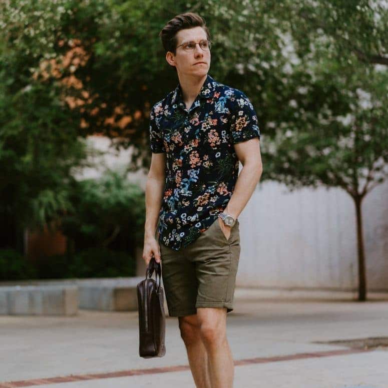 How To Wear Floral Prints: 13 Different Outfit Ideas For Men | tyello.com