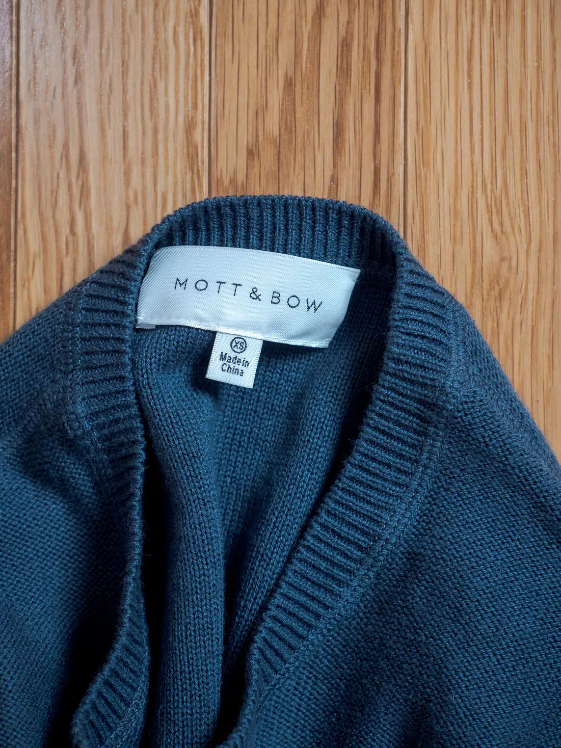 Mott and Bow XS sweater