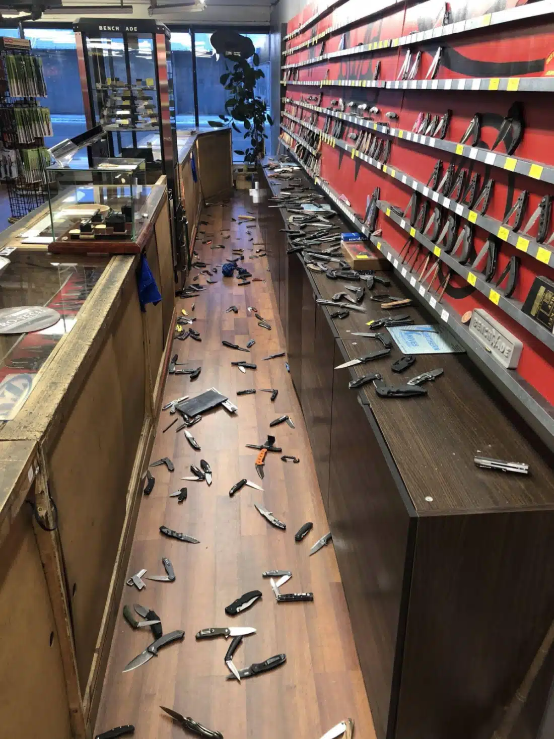 knife store