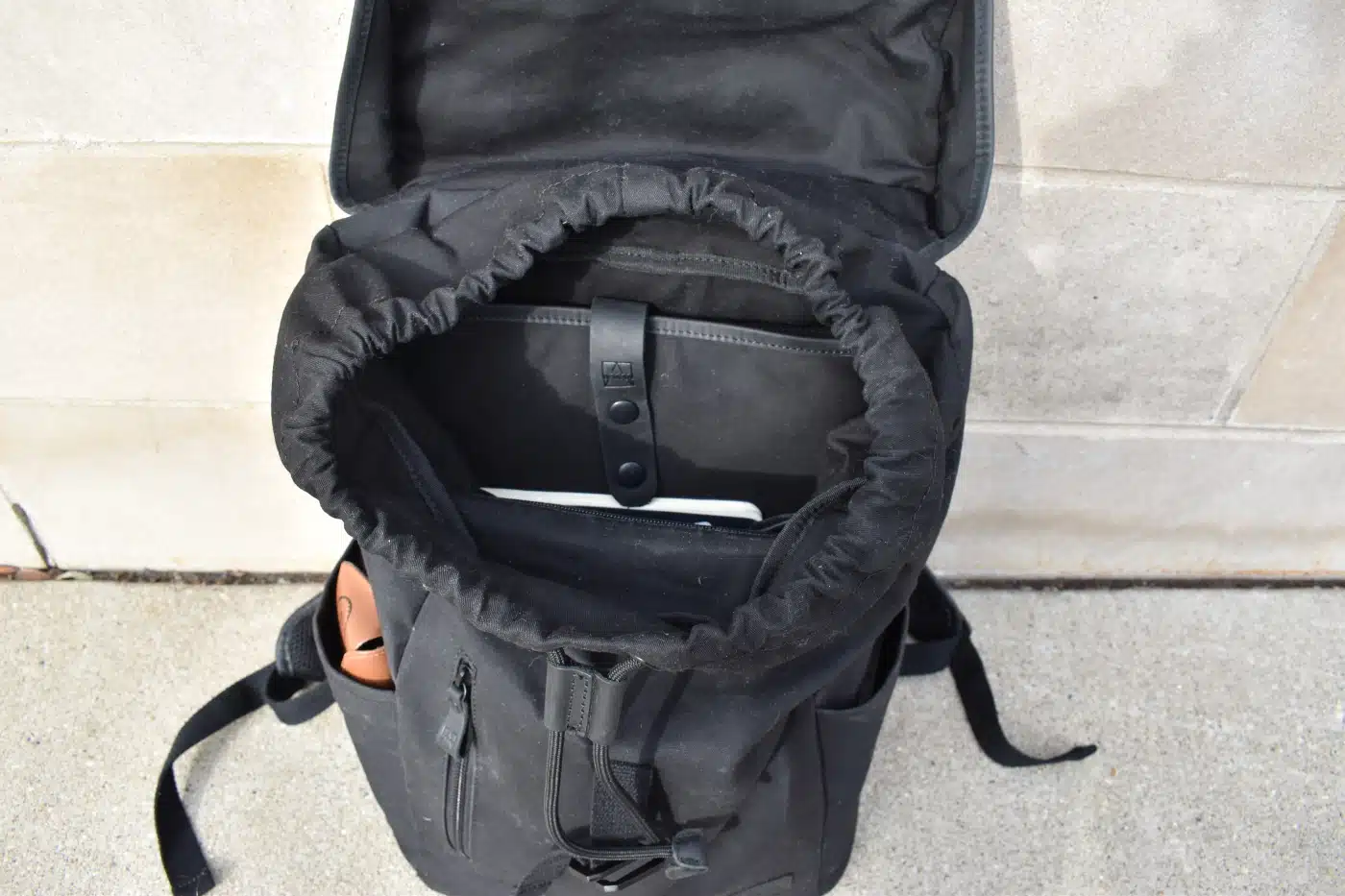 Stubble and Co Backpack Closure