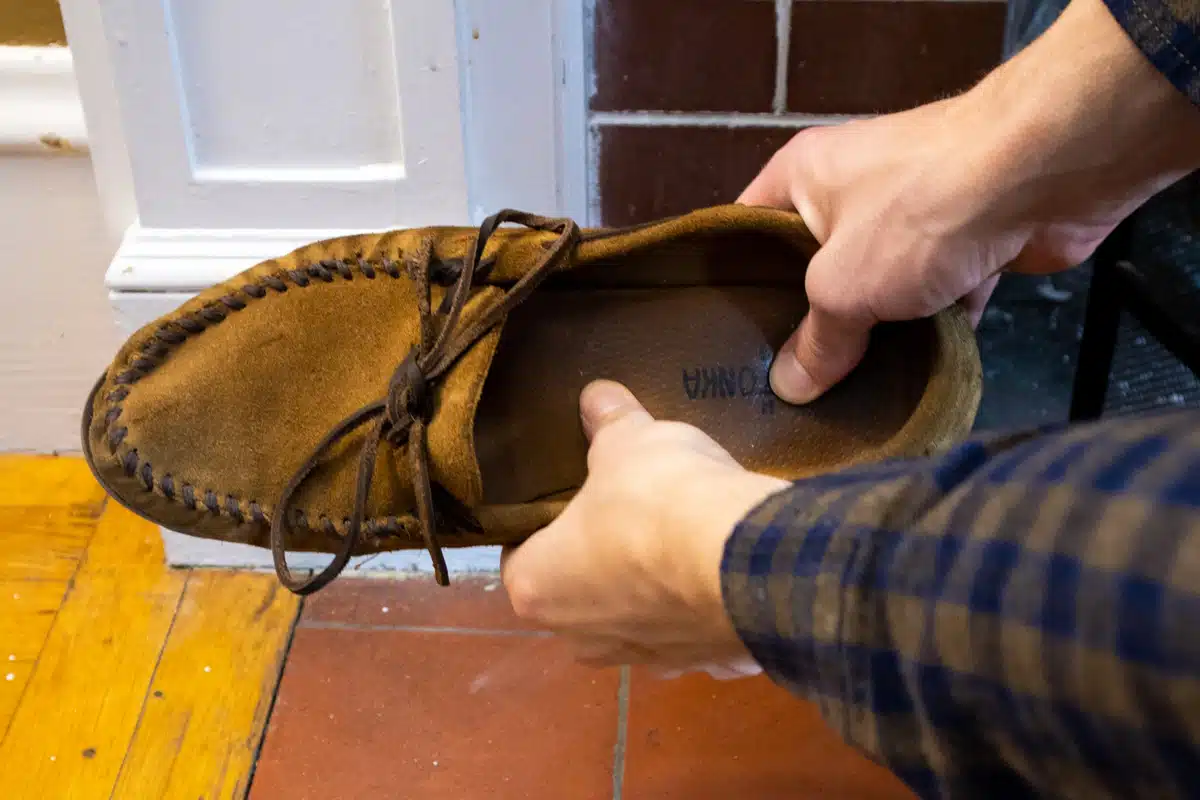 Moccasins Repair Pressing Insole Firmly