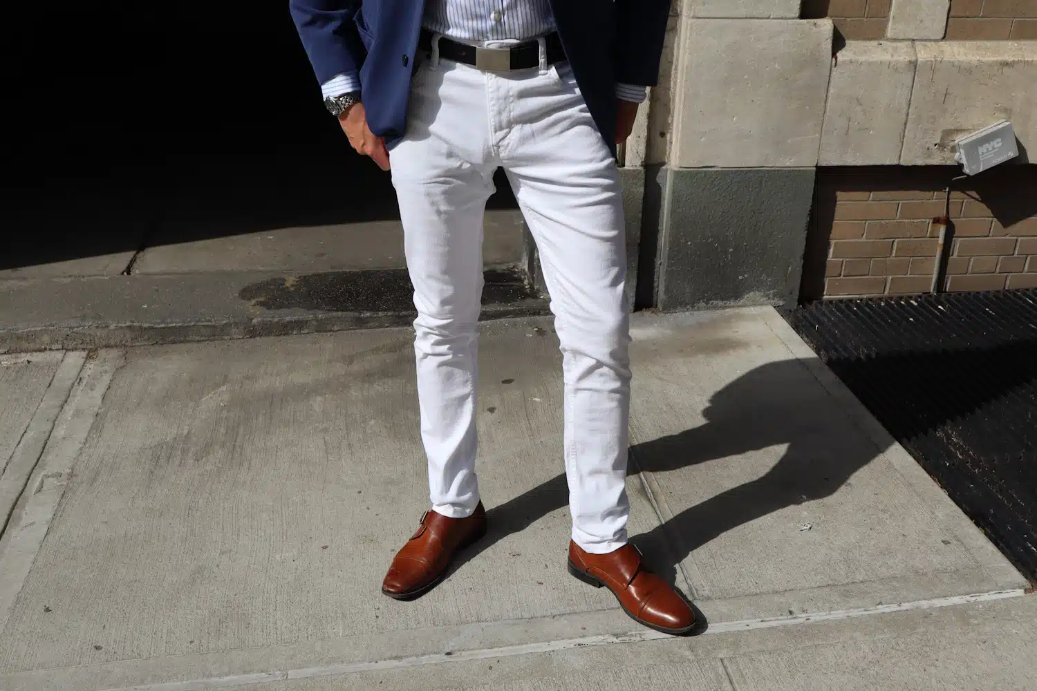The Perfect Jean Blanco pants with brown shoes