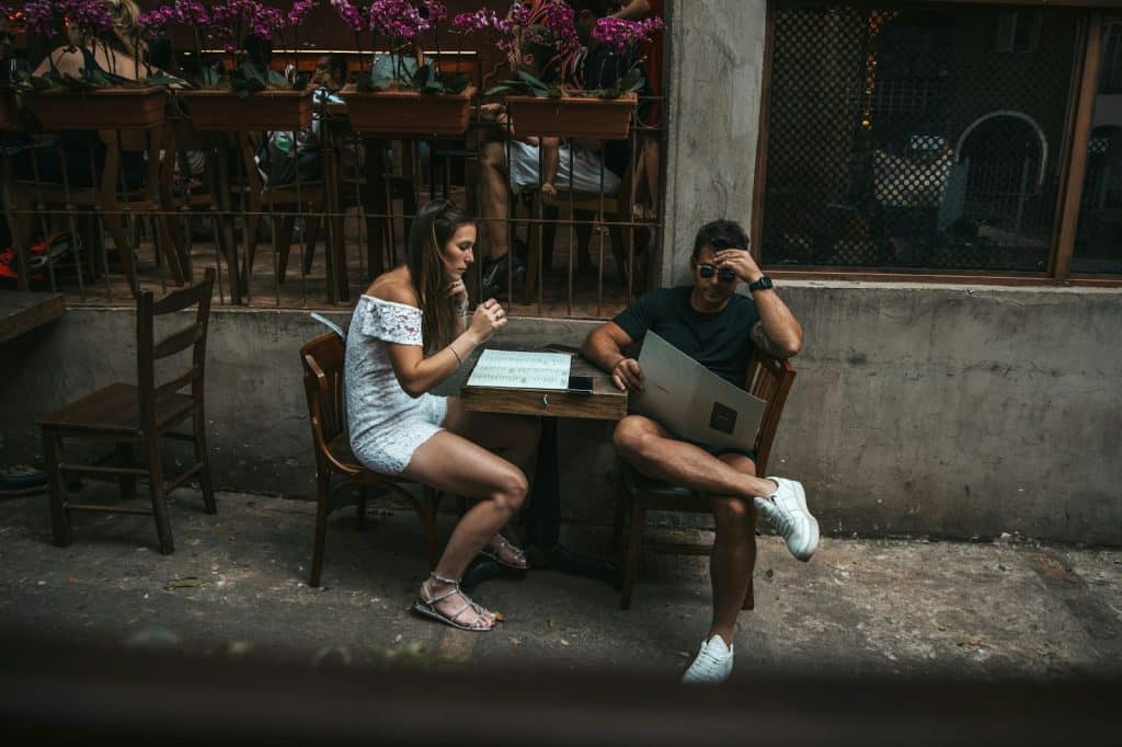 A man that does not have any of his attention to his partner