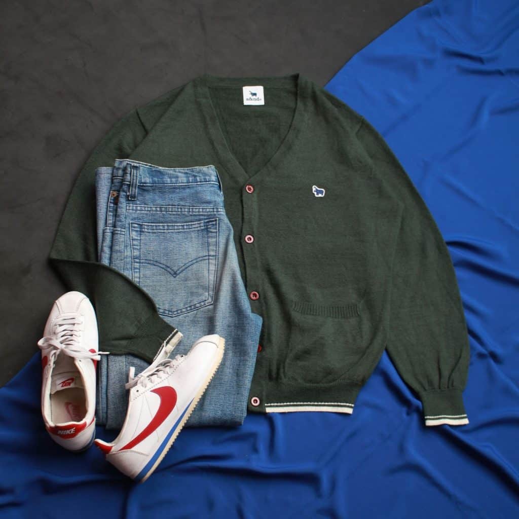 A picture of clothes and shoes.