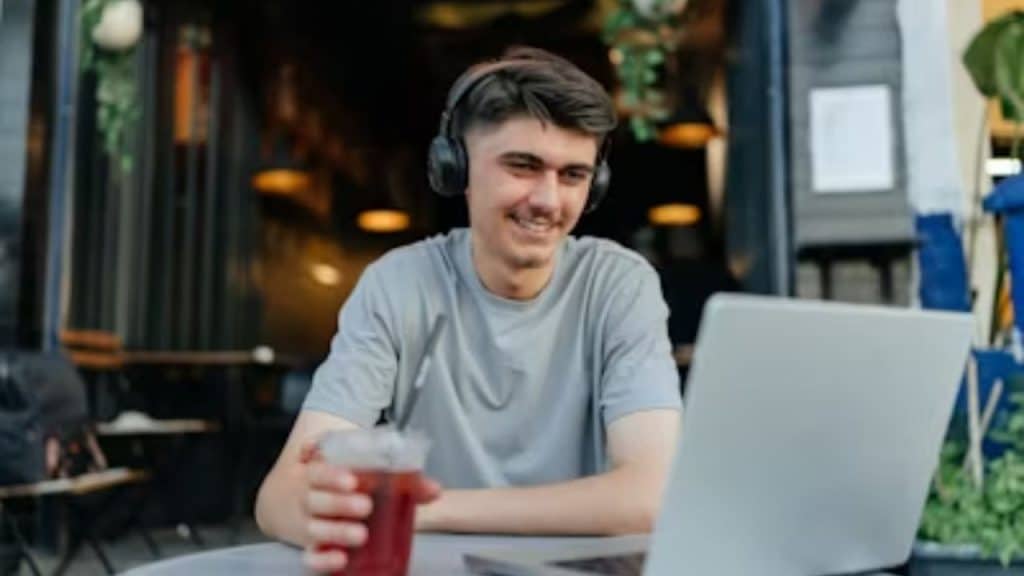 Man on a date sharing a story, showing balance in conversation.