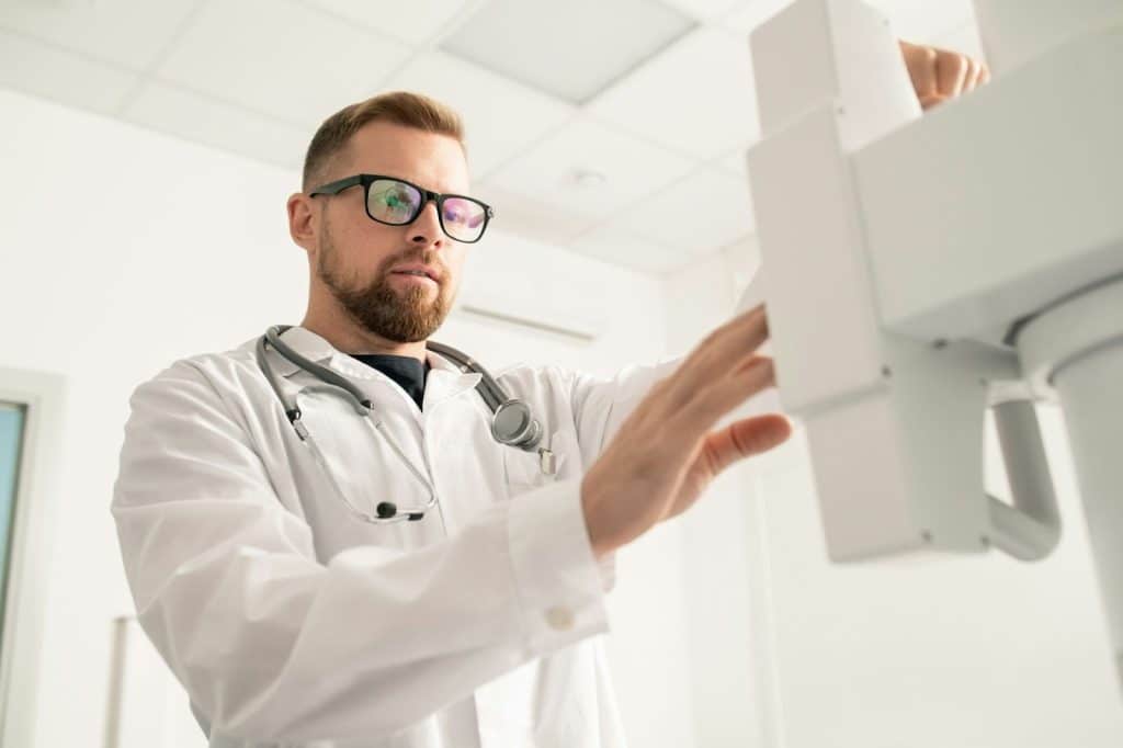 A picture of a doctor.