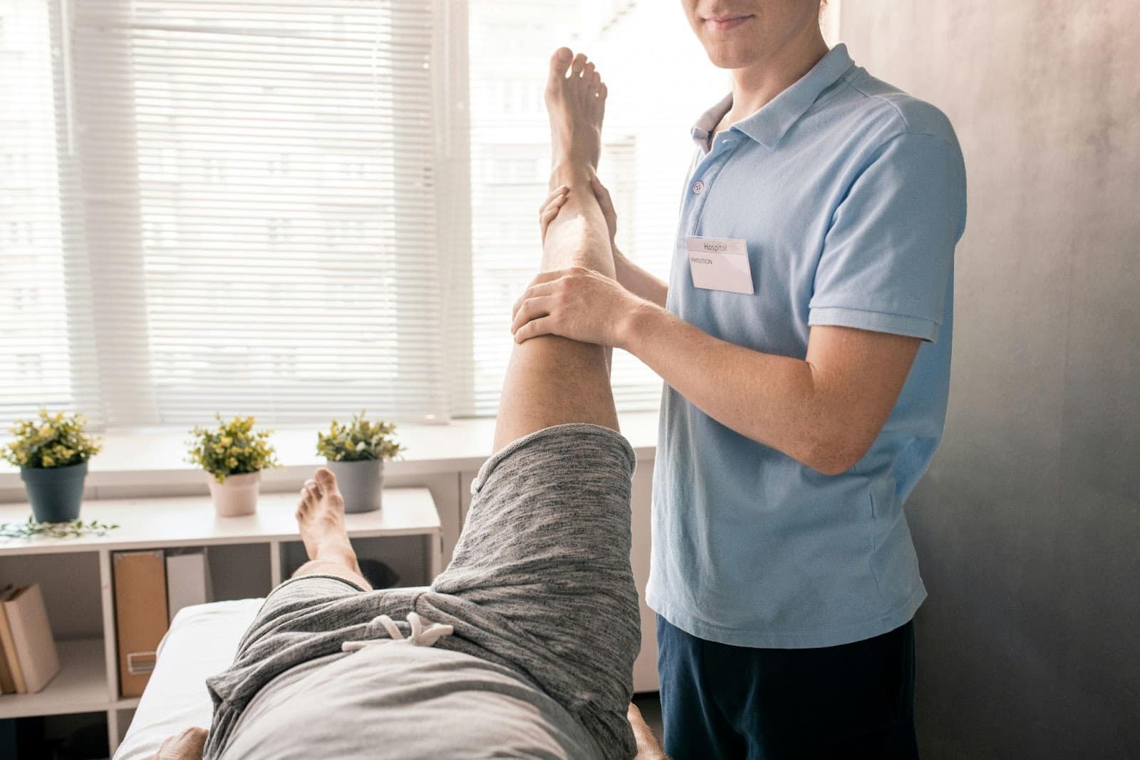 A man having a therapy for his knee.