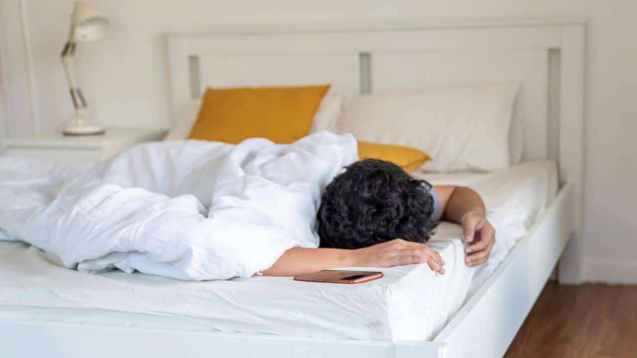 Always Tired in the Morning? Doctors Say These 15 Mistakes Could Be Why ...