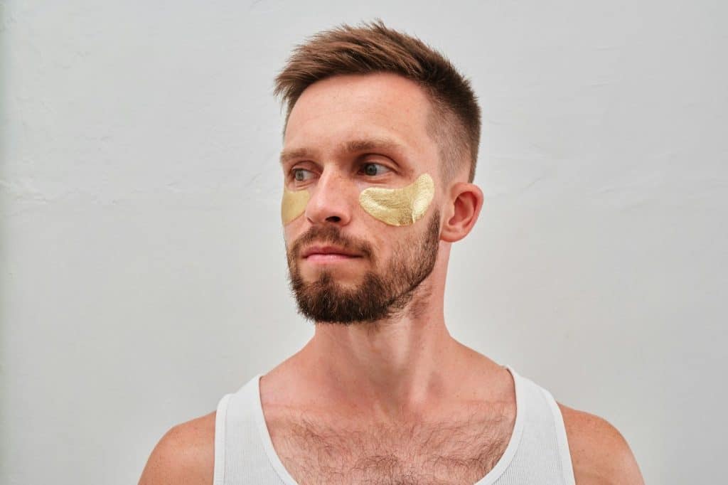 A man using an eyemask.