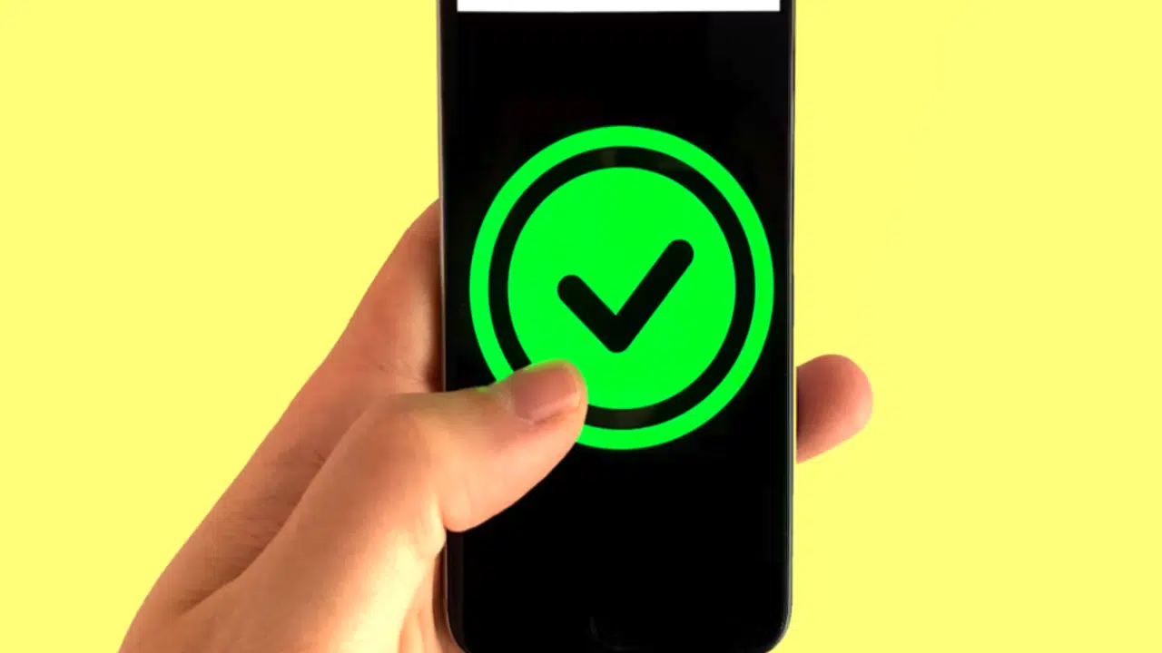 A green symbol signifying “yes”.