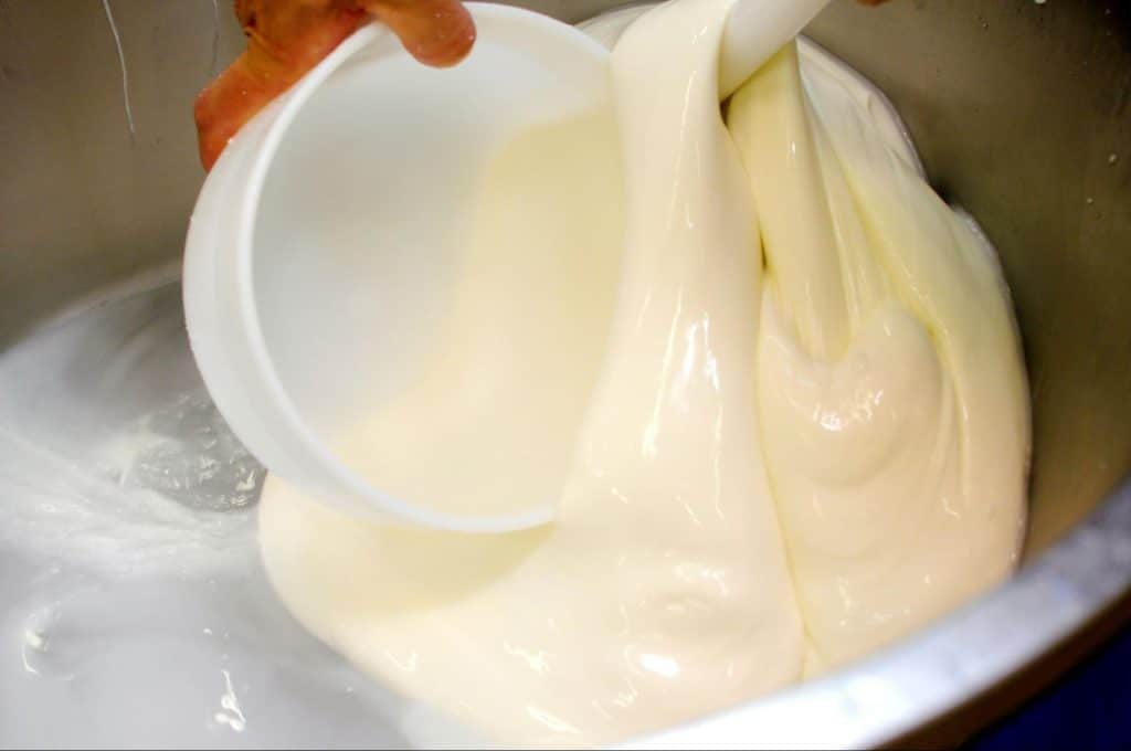 A picture of a greek yogurt.