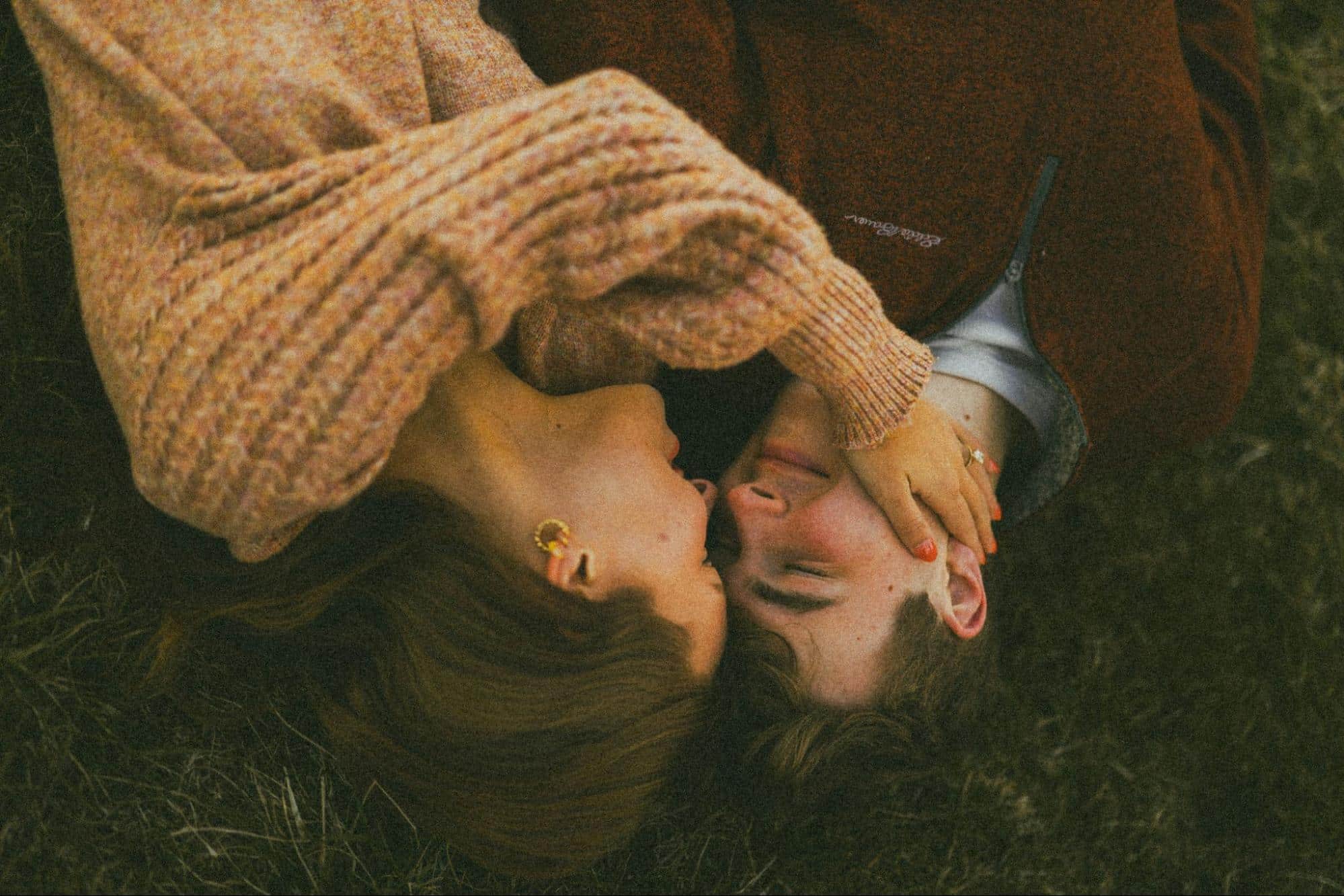A  man and woman being sweet like in the movie.