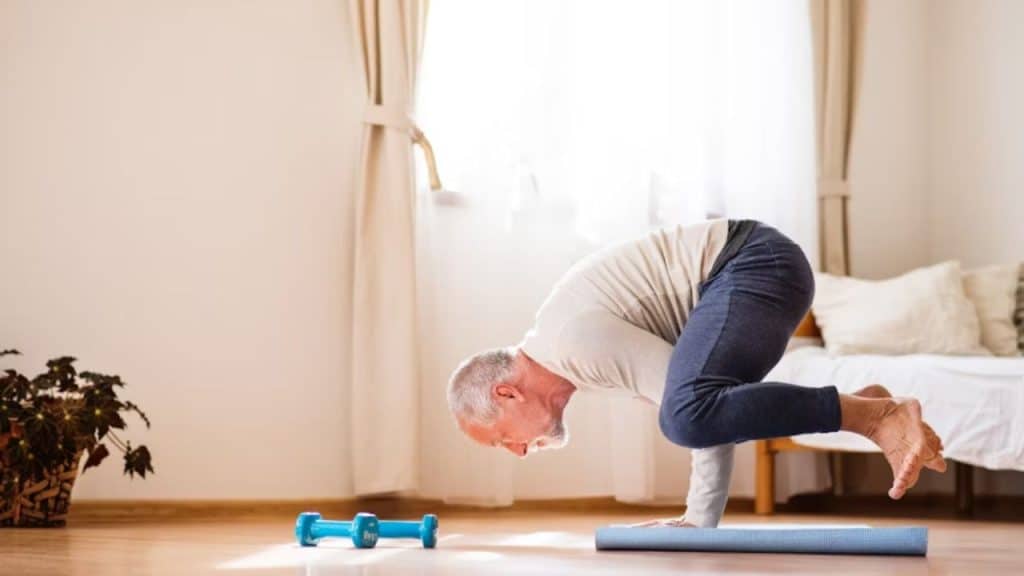 Fit man training core muscles for better stability and mobility