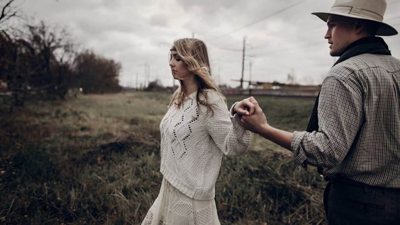 20 Signs She’s Starting to Lose Faith in You - The Modest Man