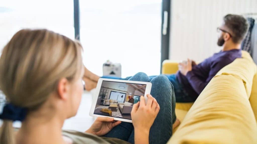 Distant couple avoiding physical contact during quiet morning