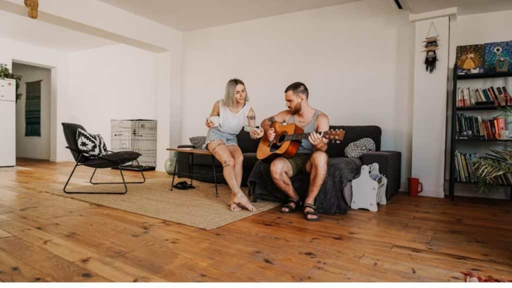 Couple supporting each other’s hobbies to grow emotional connection.