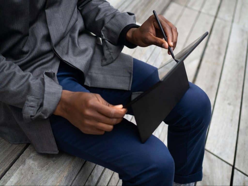A man learning to draw digital.