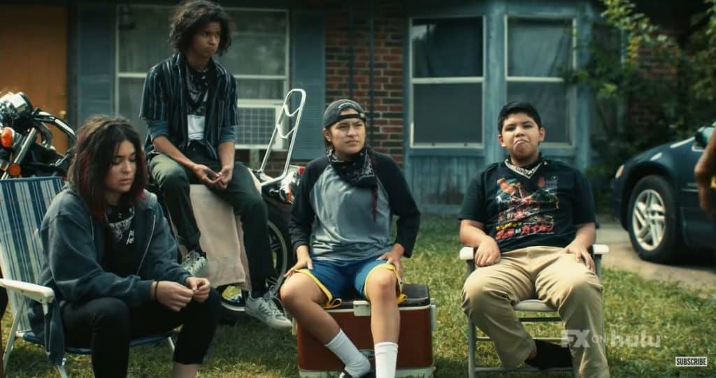 A picture of group of teenagers.