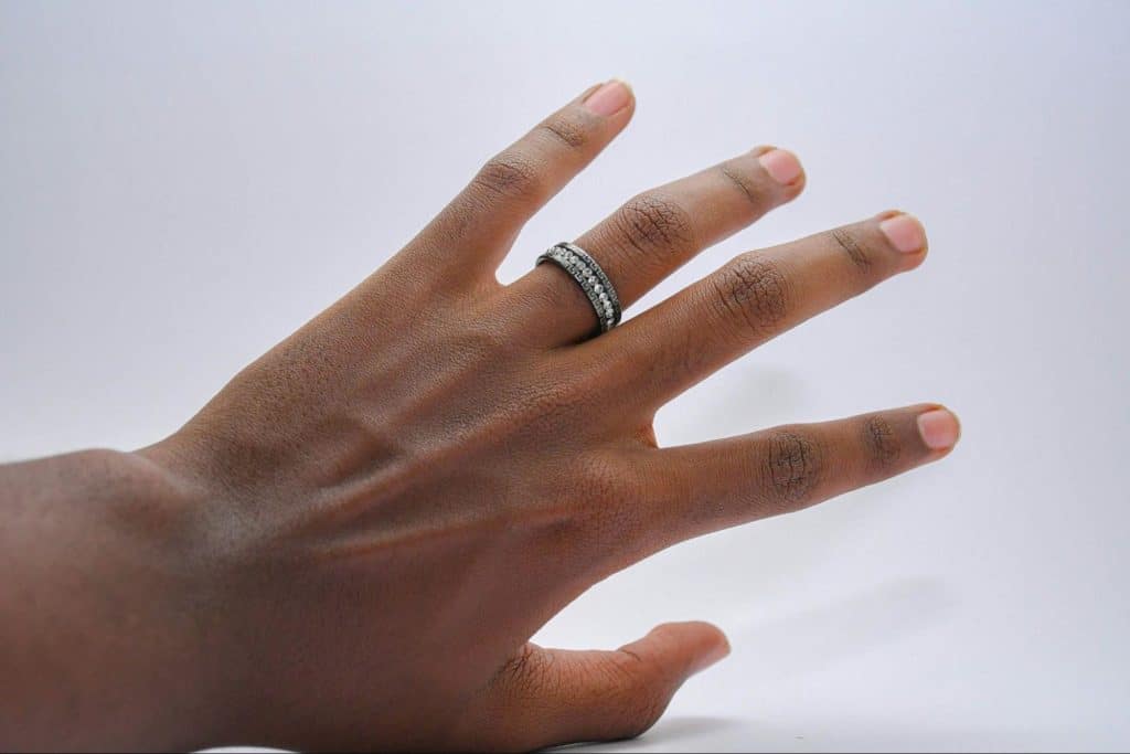A picture of a manβs hand.