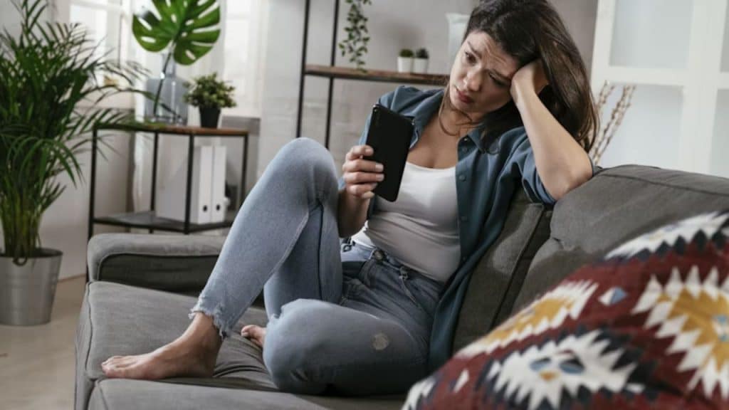 Woman feeling sad of waiting for her partner.