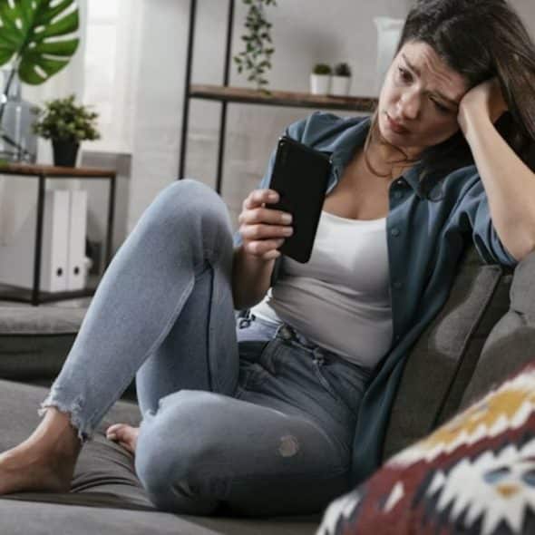Woman feeling sad of waiting for her partner.