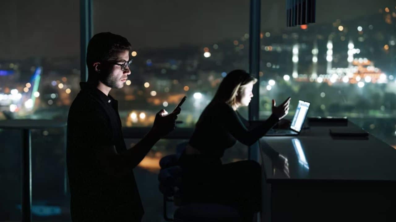 Woman becoming less affectionate and trying to ignore partner.