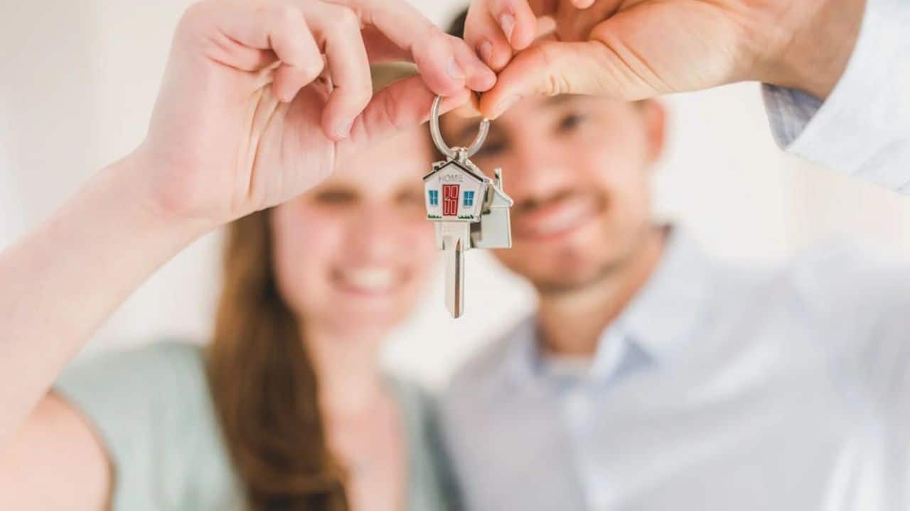 Couple showing mutual choice and emotional investment.
