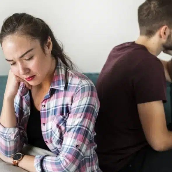 Wife feeling emotionally disconnected from a disengaged husband