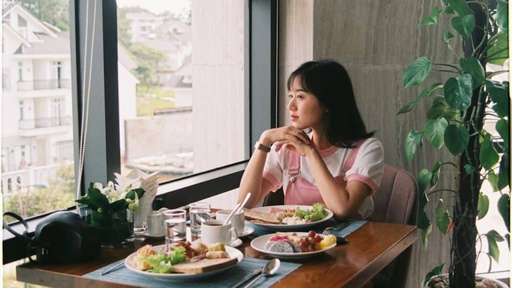 Woman waiting for his husband in the restaurant