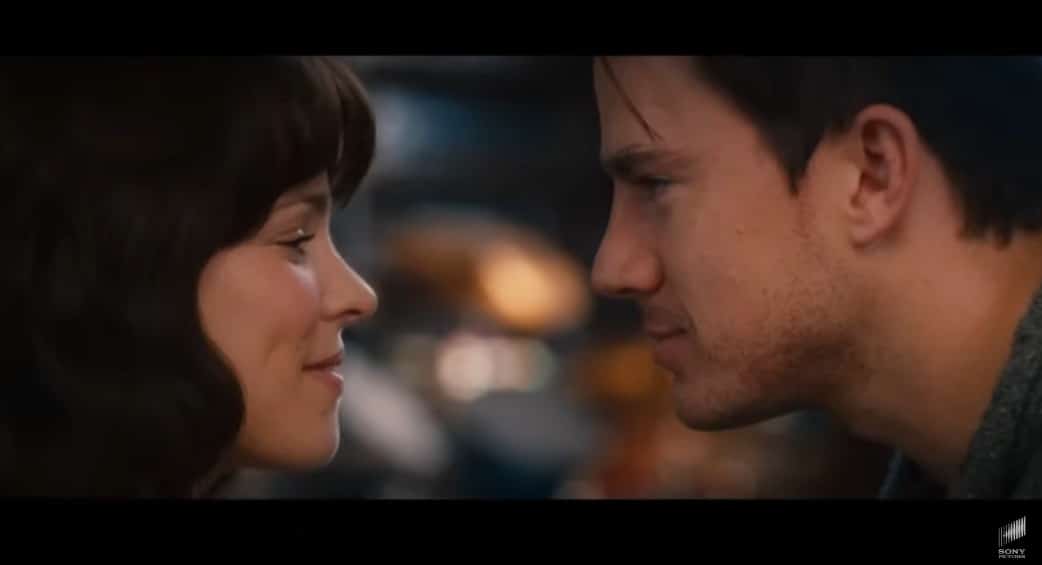 A picture of the husband and wife in the movie.