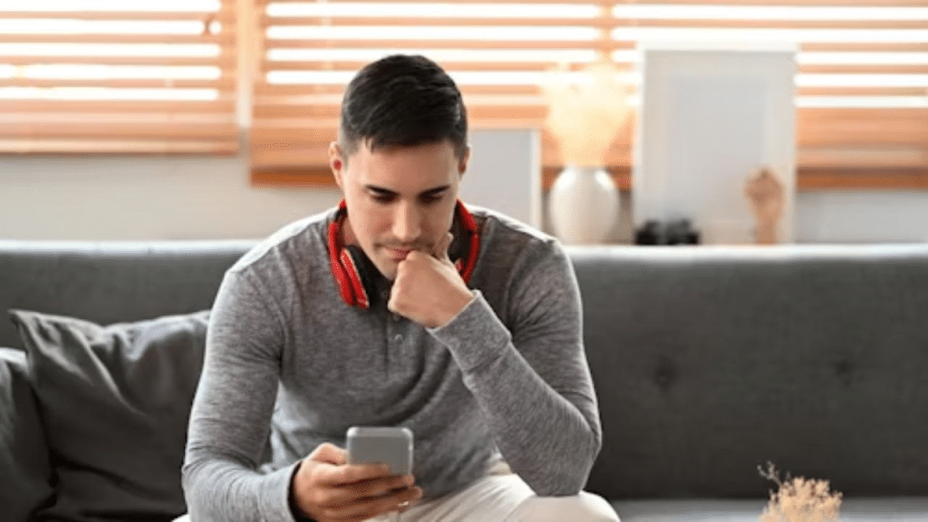 Man scrolling through dating apps