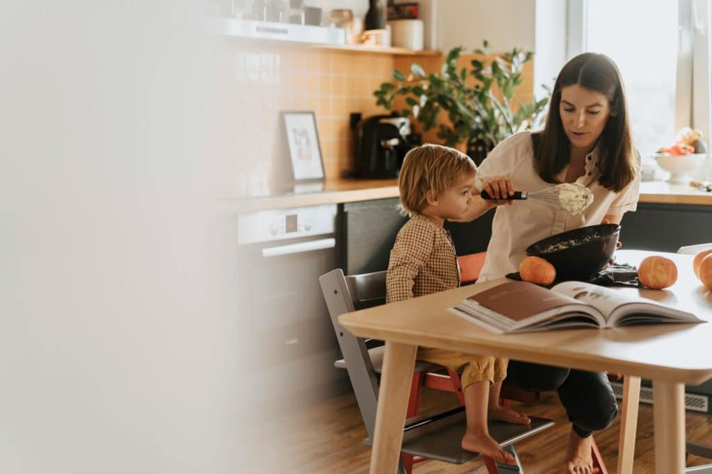 A woman with her kid