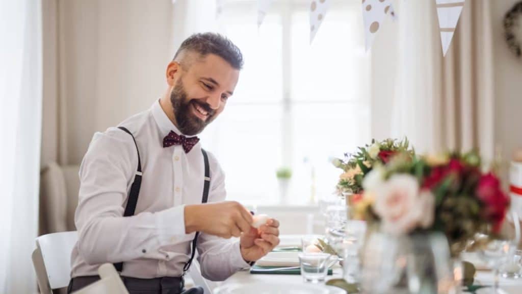 A man arriving on time for a dinner date