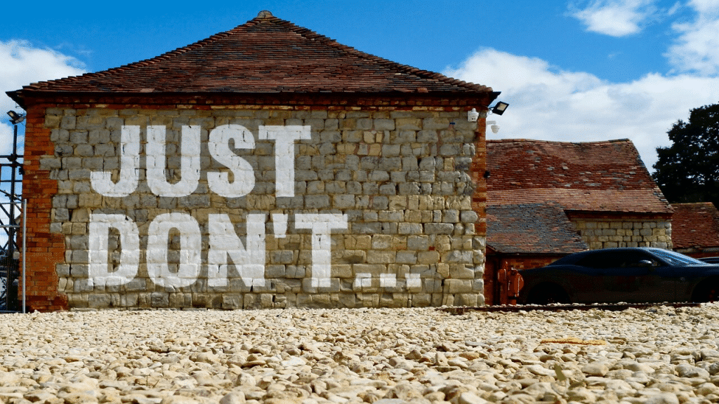 “Just don’t” written on the wall