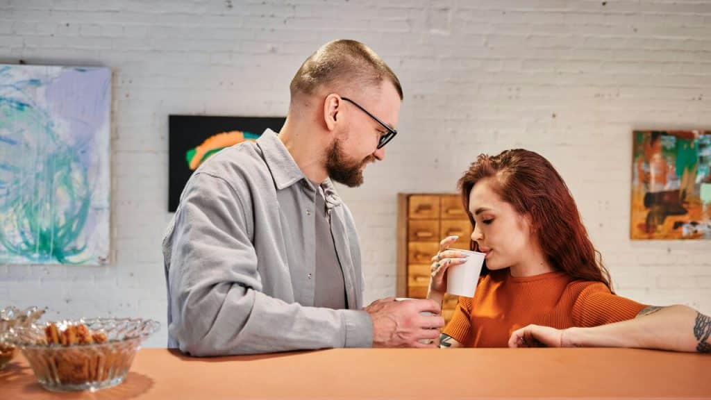 A man complimenting his girlfriend