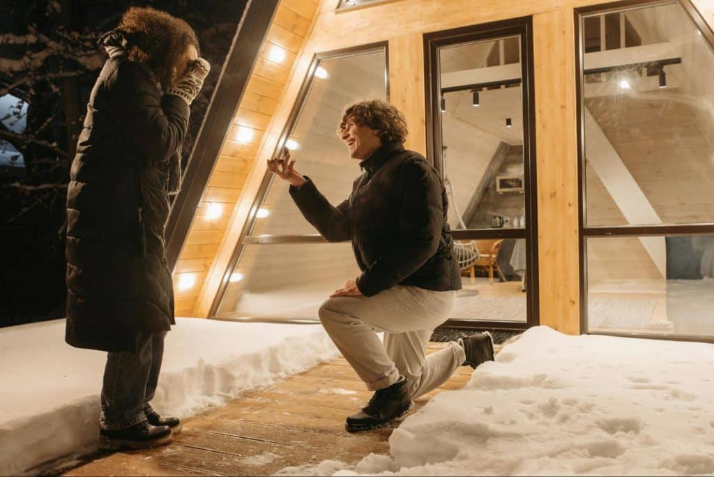A man proposing to a woman