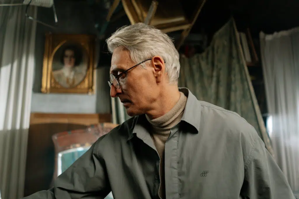 A man with eyeglasses