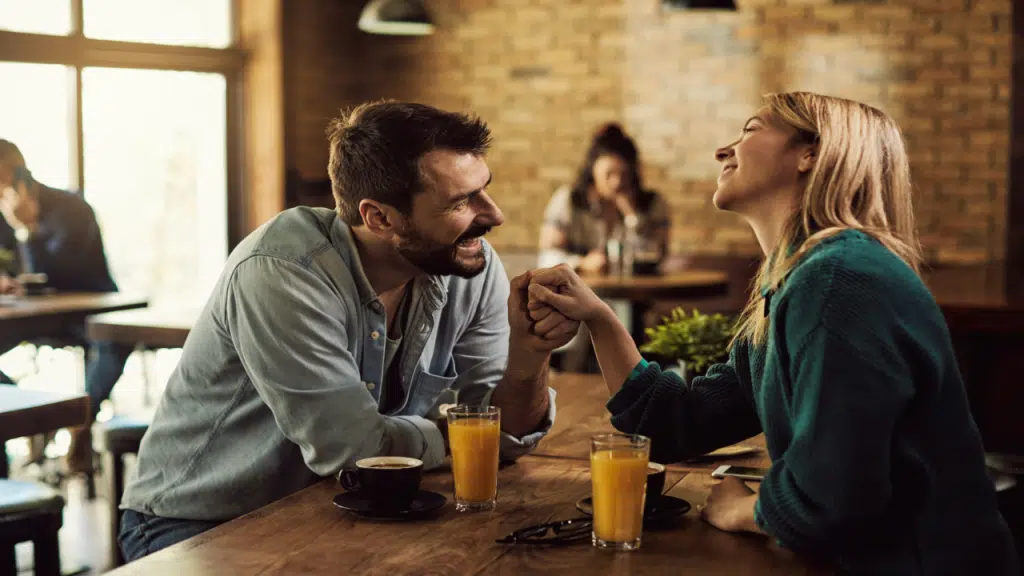 A couple at a cafe