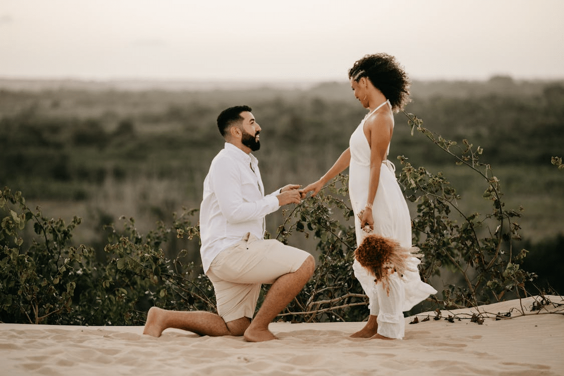 A man proposing to a woman