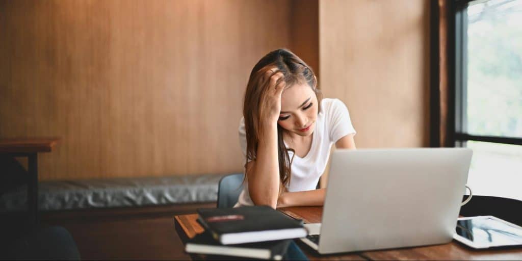 A woman having a problems