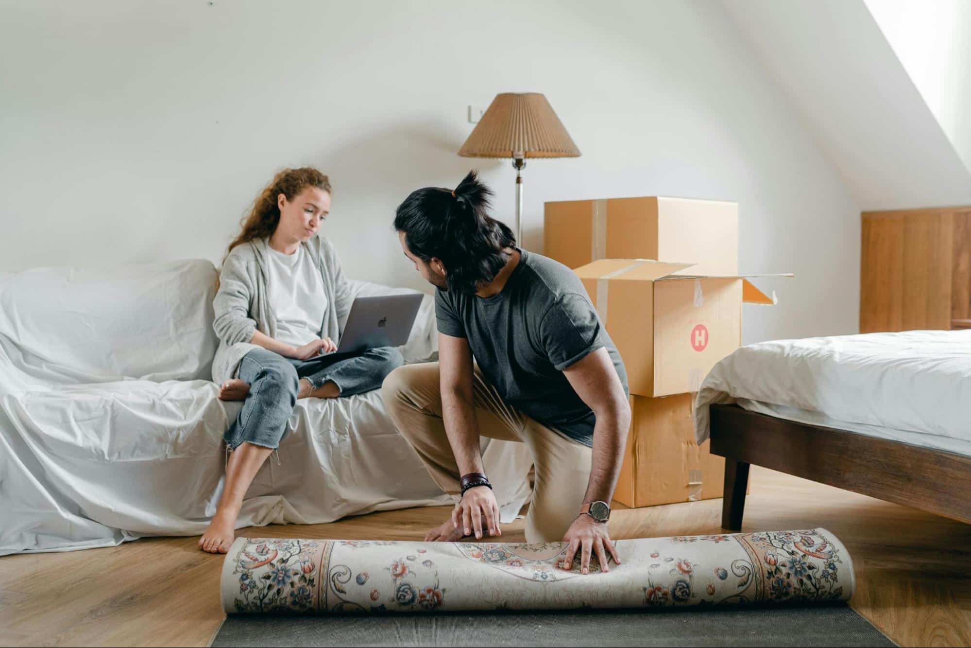 A man trying to speak with a busy woman