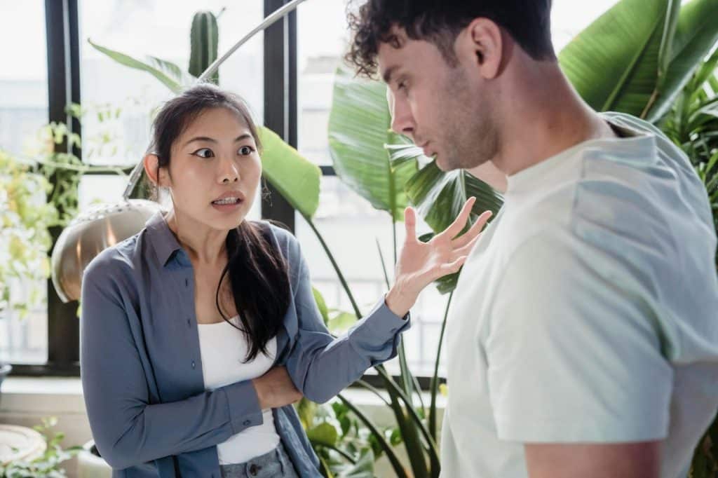 A man not expressing his emotions to woman 