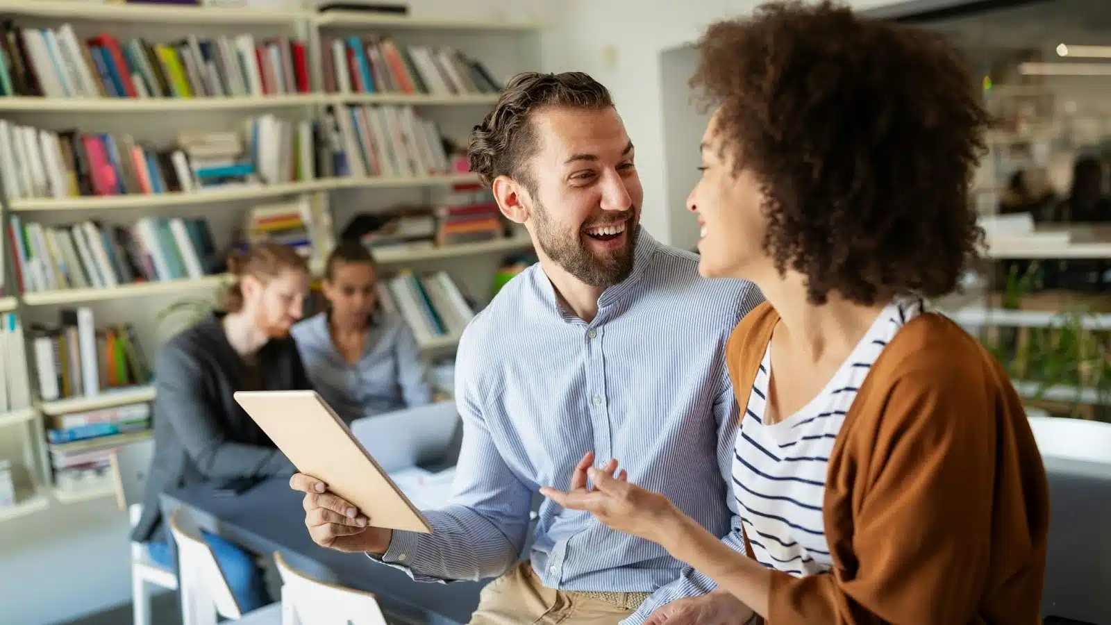 A man making a woman laugh to avoid problem